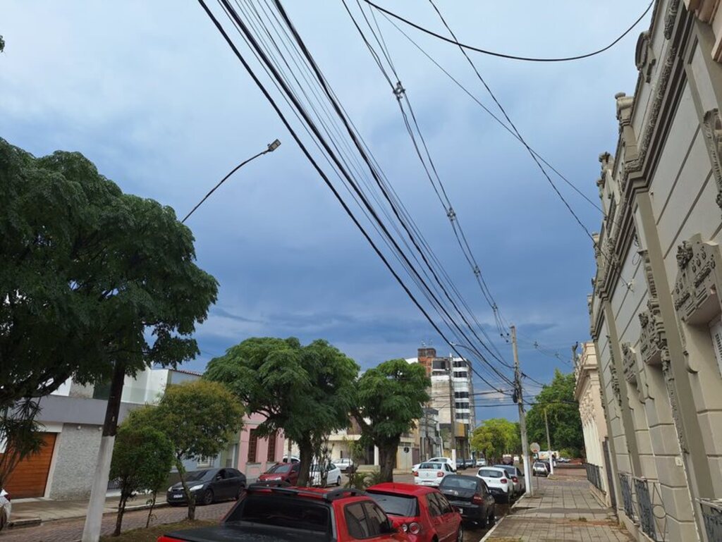 Quedas constantes de luz voltam a causar prejuízos ao Comércio