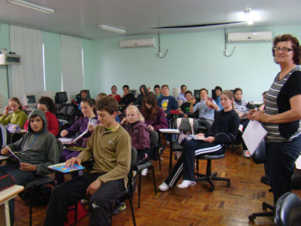 Alunos voltam às salas de aula