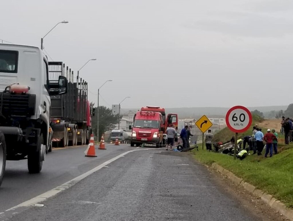 Capotamento na BR 116 em Correia Pinto