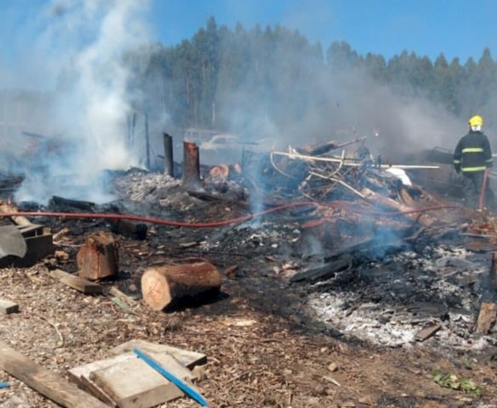 Fogo no Planalto e acidente no Trevo em Correia Pinto