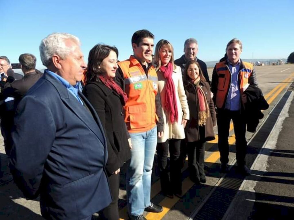 Vereadora Lúcia representou senador em inaugurações