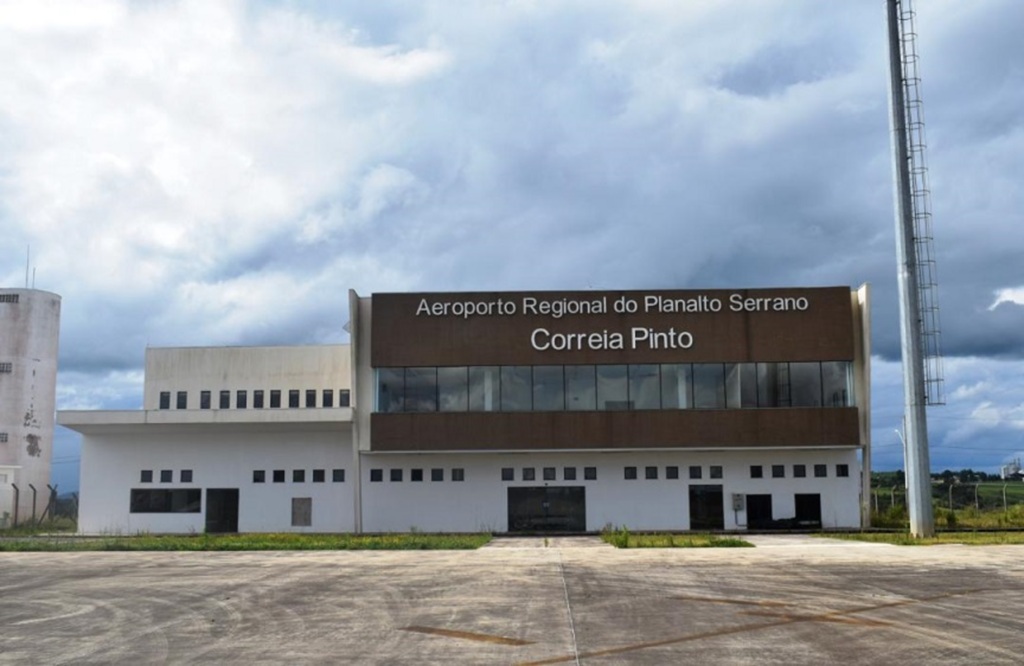 Câmara de vereadores promove sessão para esclarecimentos sobre aeroporto