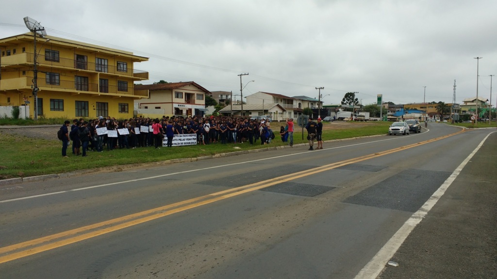 Manifestação pede maior segurança na BR -116 em Correia Pinto