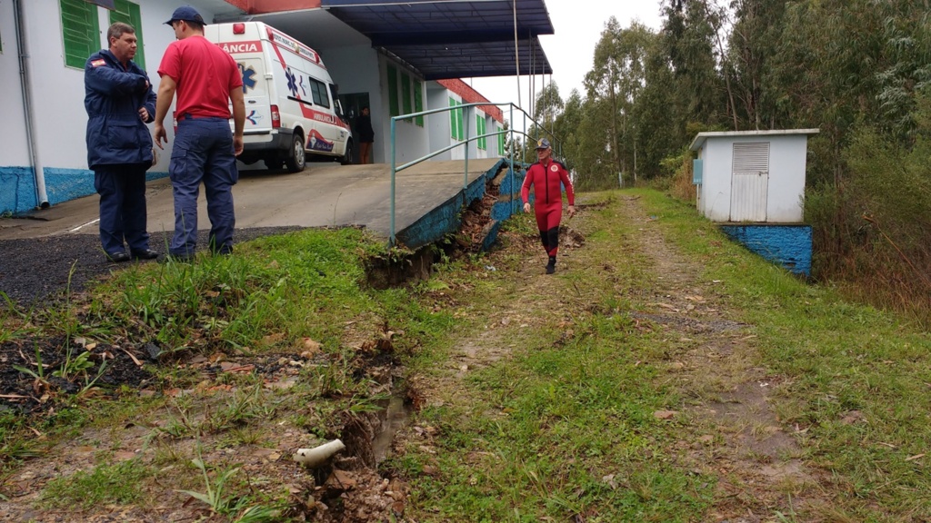 Risco de deslizamento pode interditar Hospital