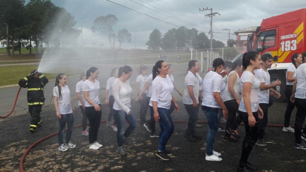 Jovens iniciaram treinamento com os Bombeiros em Correia Pinto