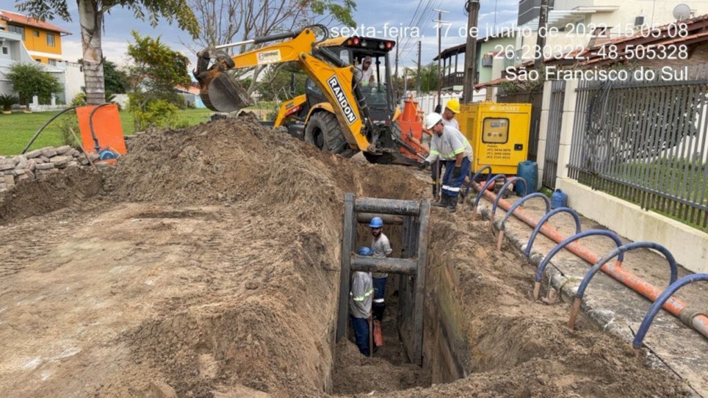 Novos trechos do bairro Enseada, em São Francisco do Sul, recebem rede de esgoto