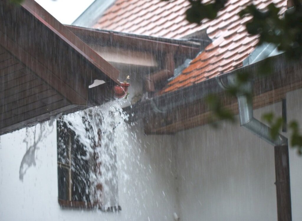 Fique atento: água da chuva não pode ser misturado com esgoto