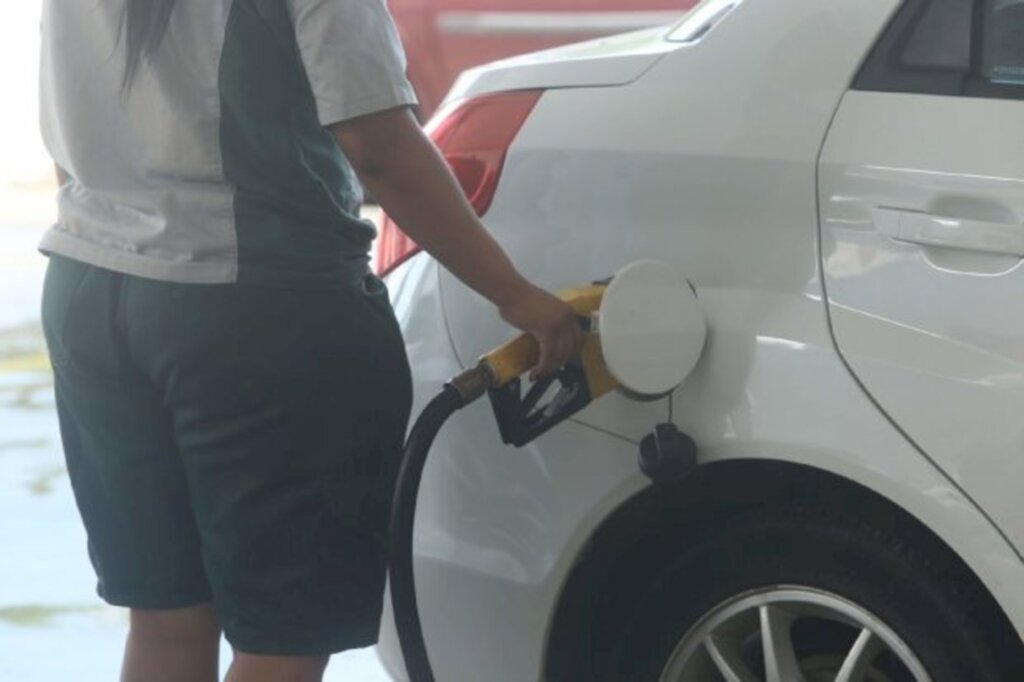 Governo de SC reduz ICMS da gasolina, álcool, eletricidade e comunicações