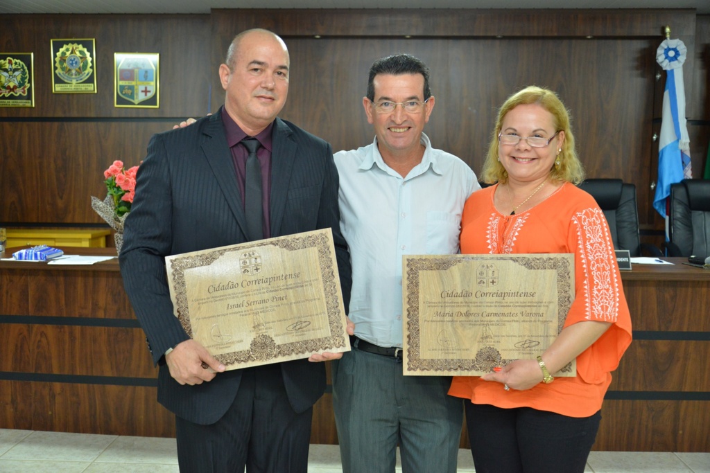 Médicos cubanos foram homenageados antes de partir