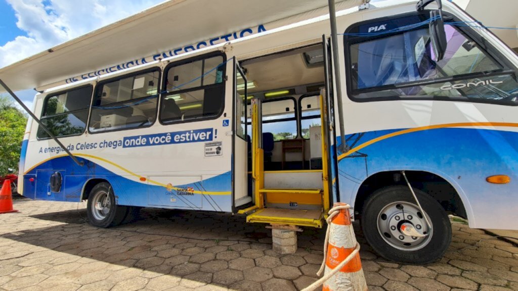 Ônibus da Celesc oferece serviços de atendimento em São Joaquim