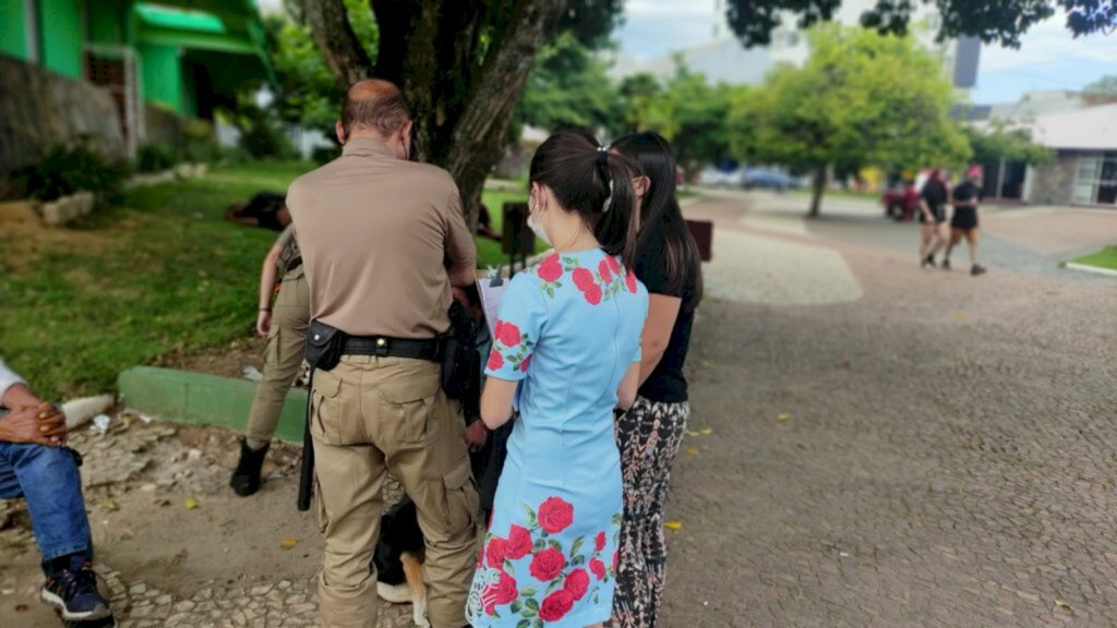 Equipes da Assistência Social realizam abordagens em pessoas de situação de rua