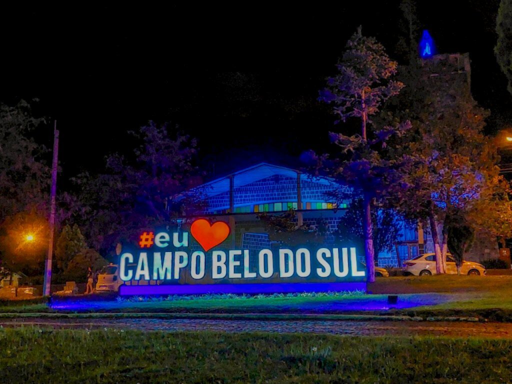 Pontos da Cidade são iluminados na cor azul para alertar sobre o câncer de próstata