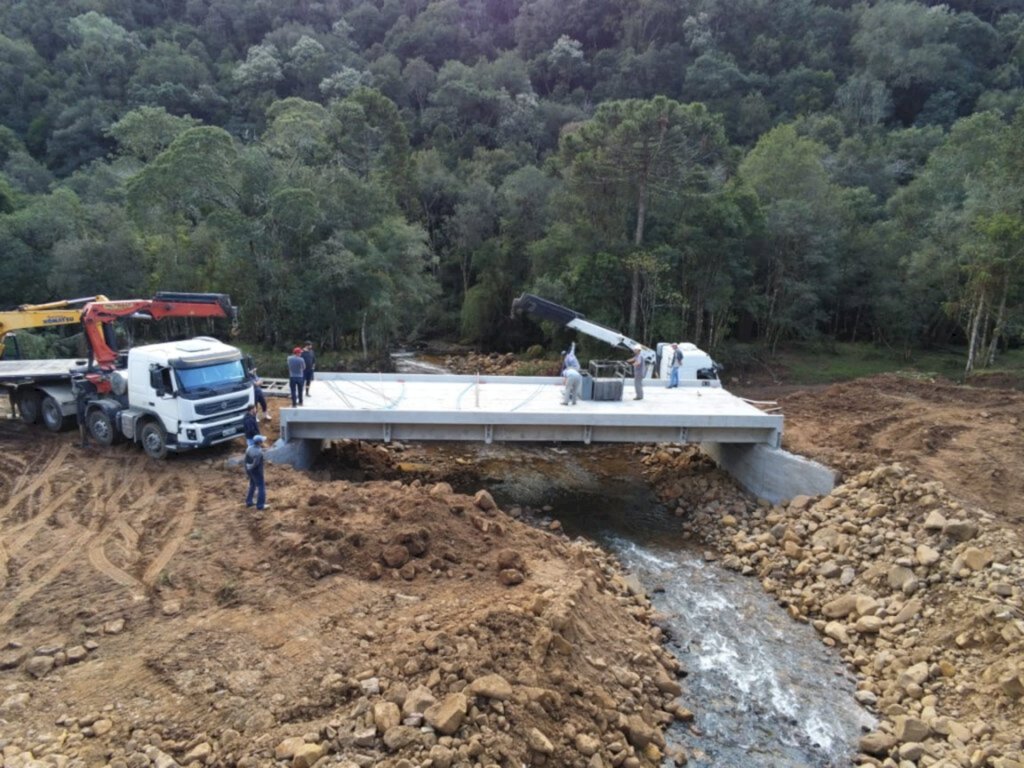 Comunidade de Rio Rufino ganha ponte nova