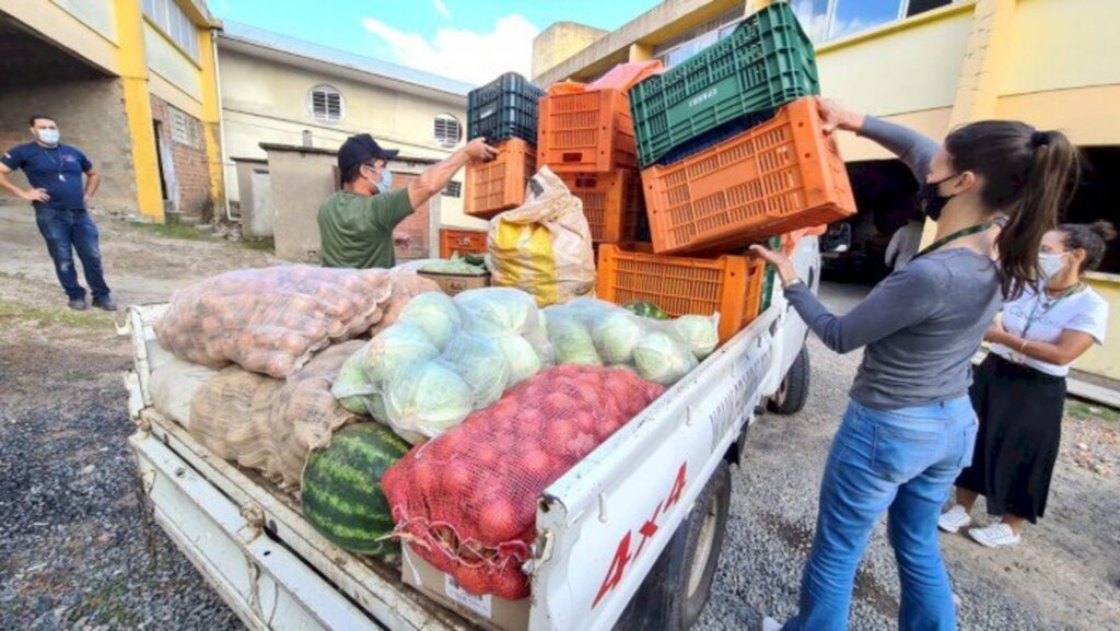 Epagri entrega mais de meia tonelada de alimentos ao hospital de São Joaquim