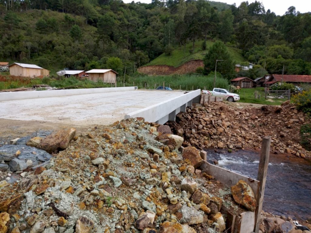 Prefeitura de Bocaina do Sul - Prefeito esteve em Rio Rufino para conhecer o modelo de ponte pré-moldada