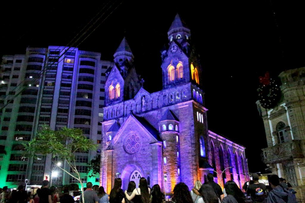 Natal Felicidade: Catedral Diocesana se ilumina em um show de luzes e música