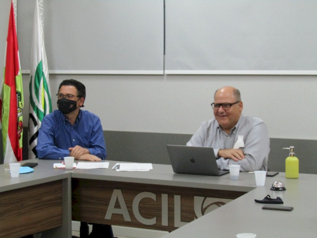 CEO da empresa Chlorum Solutions participa de reunião da ACIL