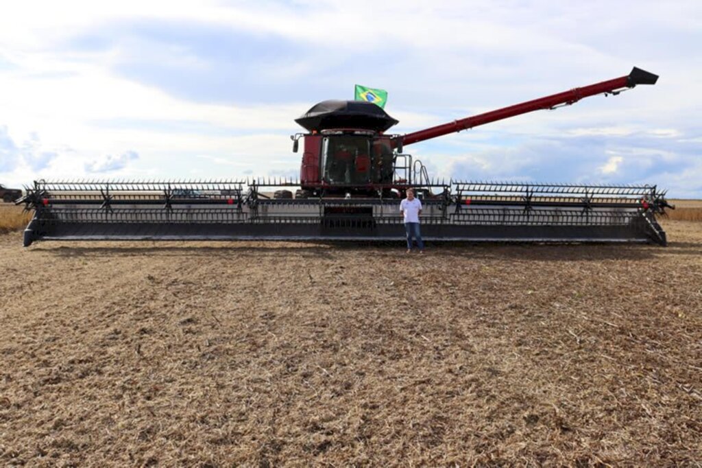 Lages produz a maior plataforma de corte do mundo para colheitadeiras