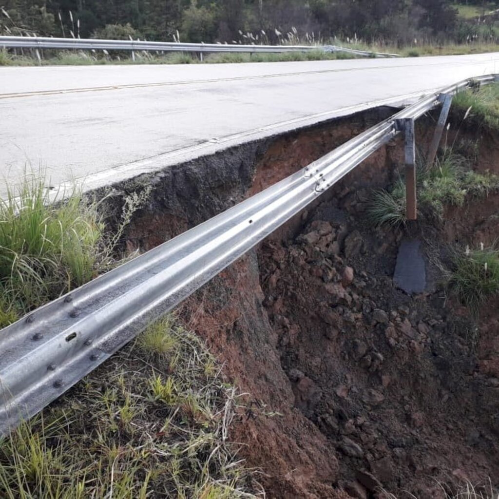 Rodovias estaduais seguem com bloqueios por conta das chuvas em Santa Catarina