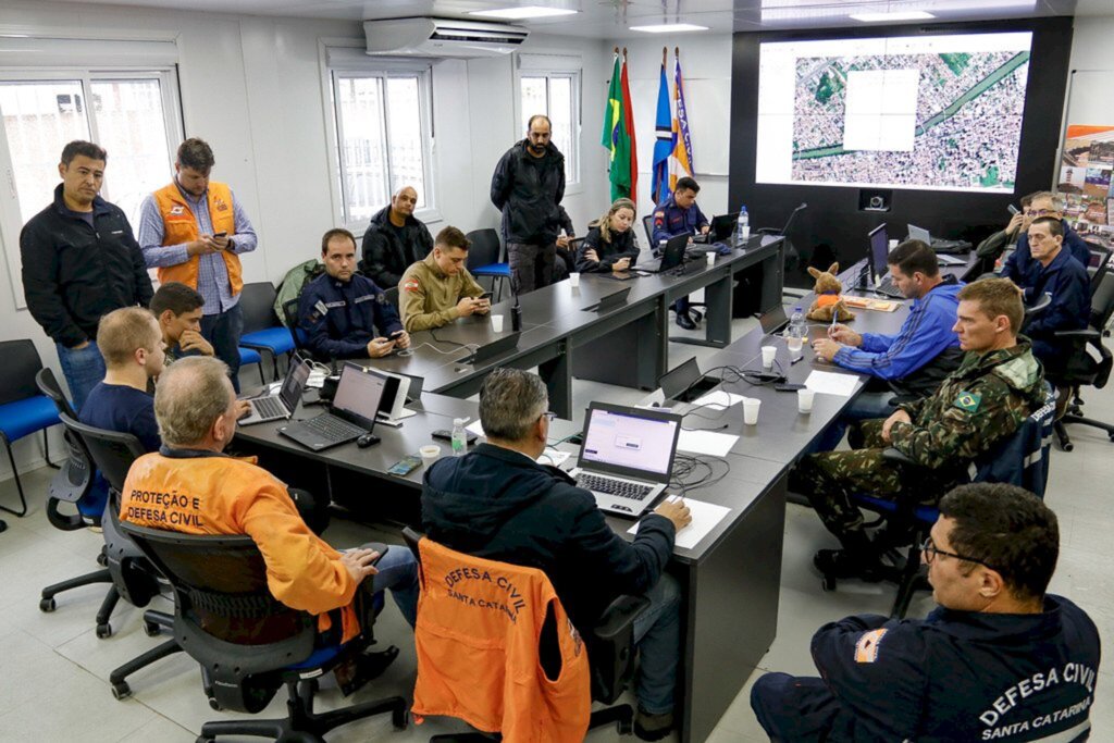 Santa Catarina tem ao menos 94 municípios com registros de ocorrências causadas pelas chuvas