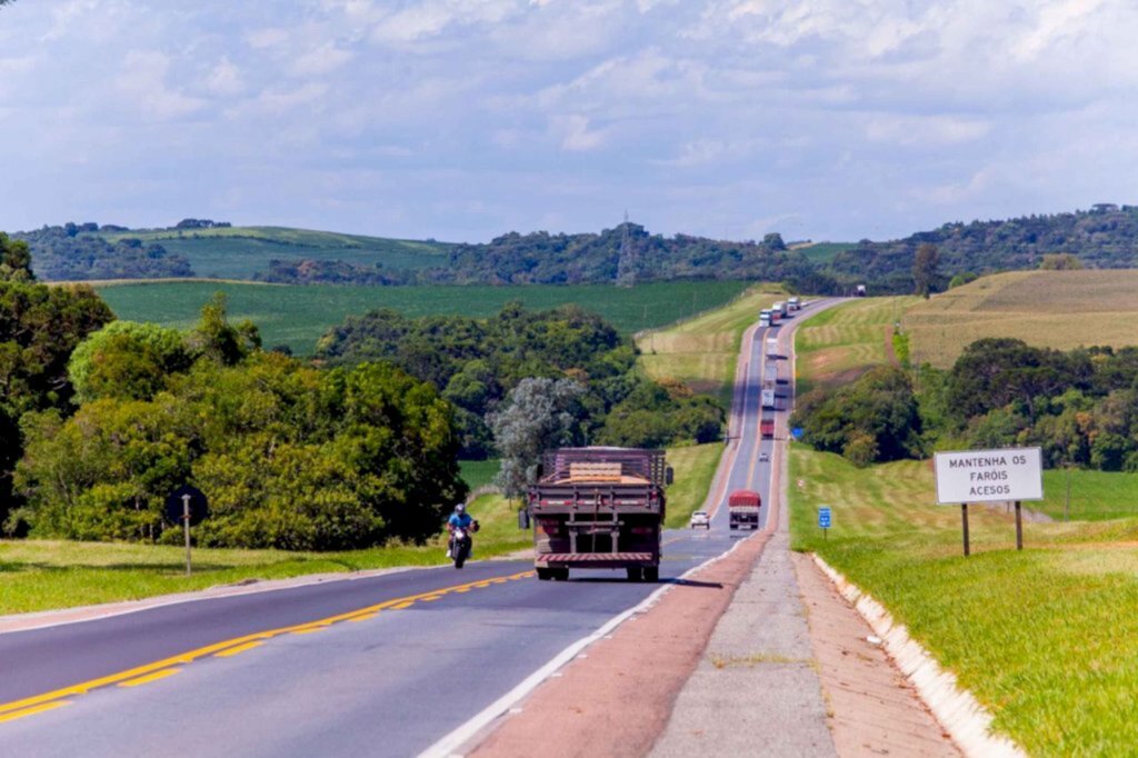 Feriado de Tiradentes deve trazer fluxo elevado para a BR-116 PR/SC