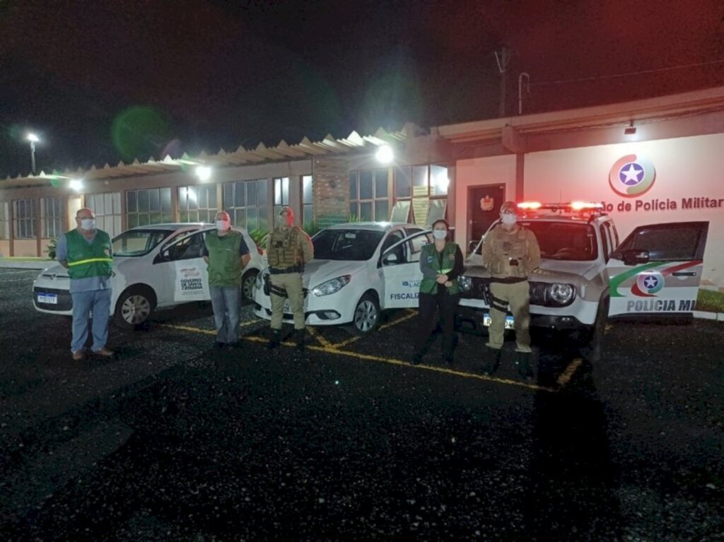 Prefeitura de Lages, PM e Saúde realizam fiscalização sanitária em estabelecimentos e eventos