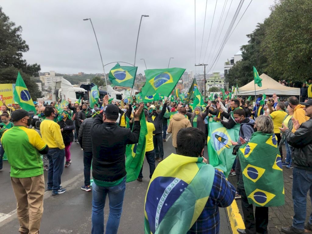 Manifestação de 7 de Setembro lota a Duque de Caxias em Lages