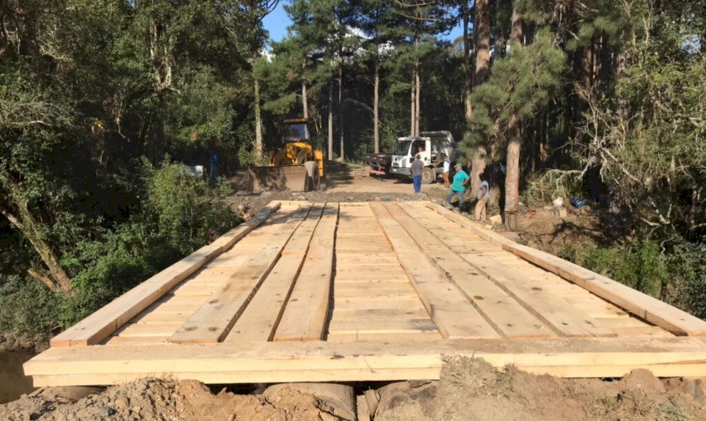 Ponte da estrada de acesso à SC-114 é reconstruída