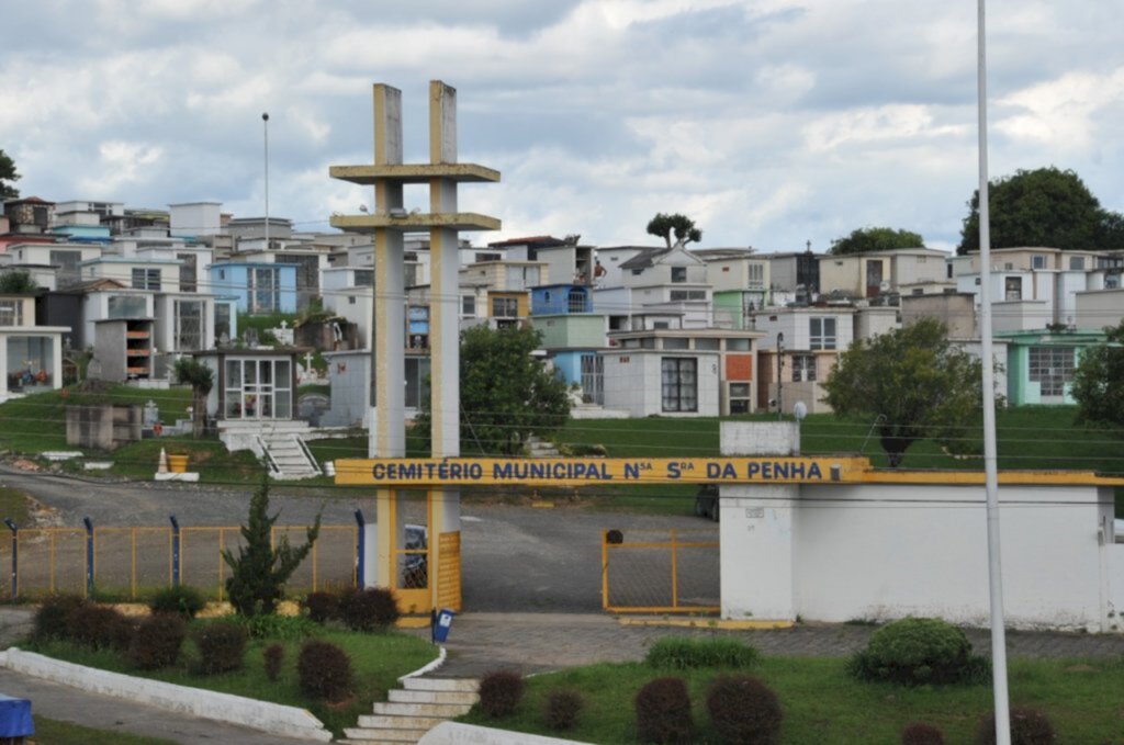 Período de 110 horas de lockdown abrange cemitérios municipais