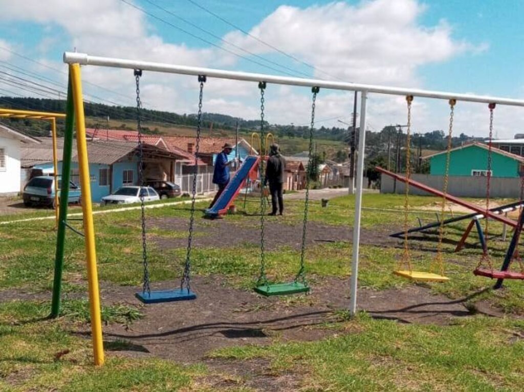 Prefeitura inicia reforma de parquinhos e academias da terceira idade