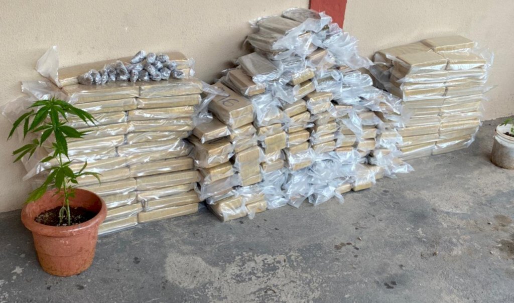 Polícia Militar faz apreensão de 21 quilos de maconha