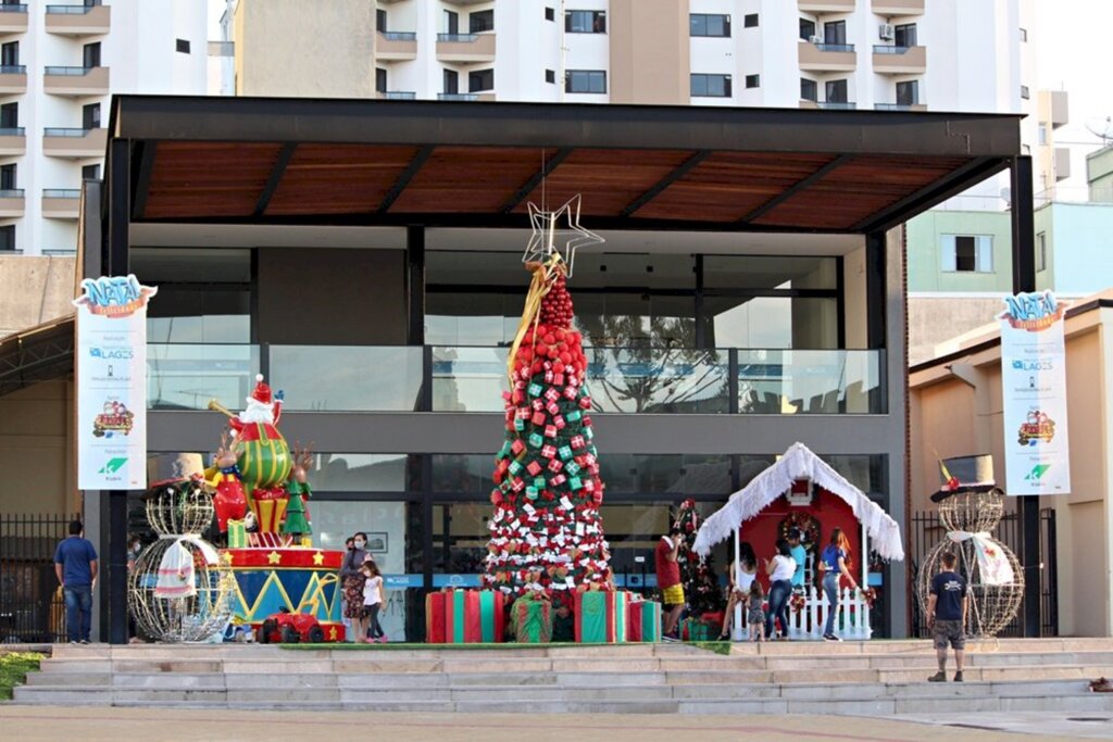 Pedidos da Árvore de Natal da Praça João Costa podem ser adotados pela comunidade