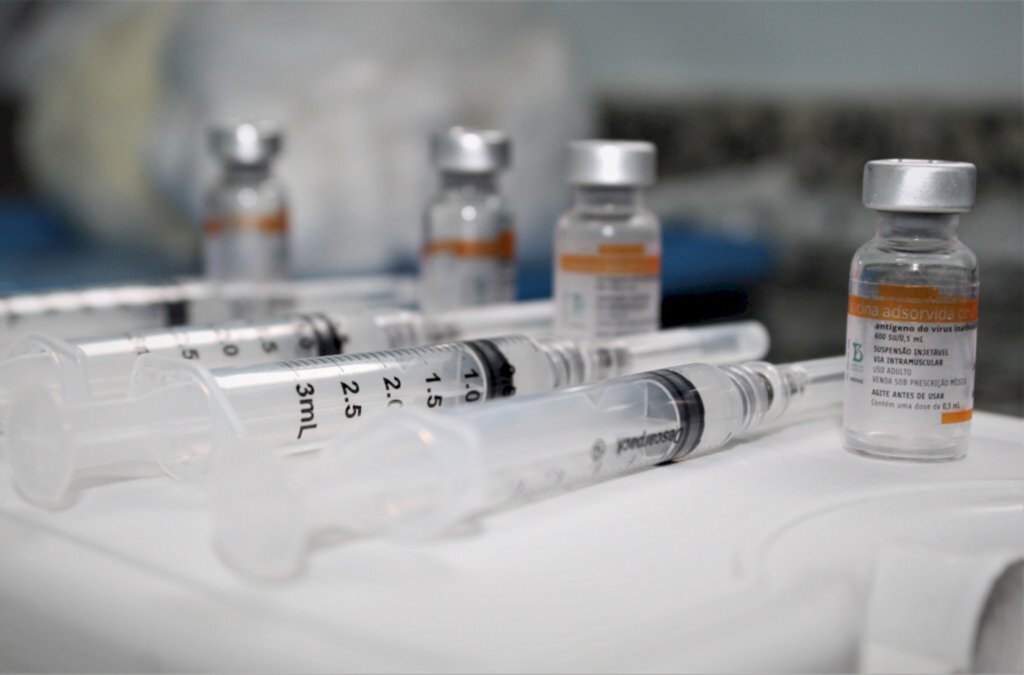 Saiba como ocorre a vacinação contra a gripe para acamados