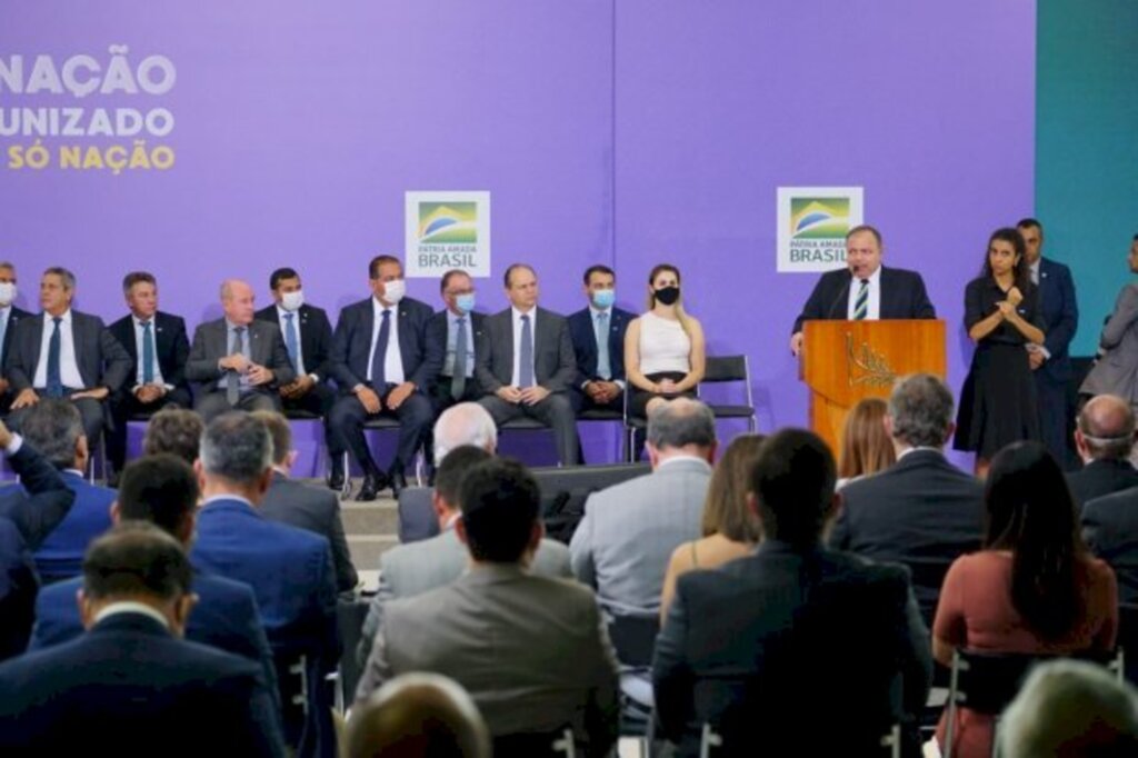 Peterson Paul / Secom - overnador acompanha lançamento do Plano Nacional em Brasília