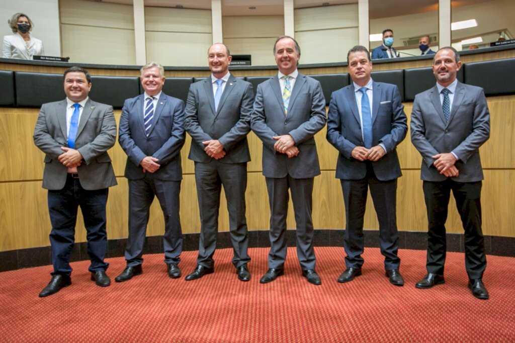 Rodolfo Espínola/Agência AL - Os integrantes da Mesa Diretora da Assembleia Legislativa, eleitos nesta segunda (1º).