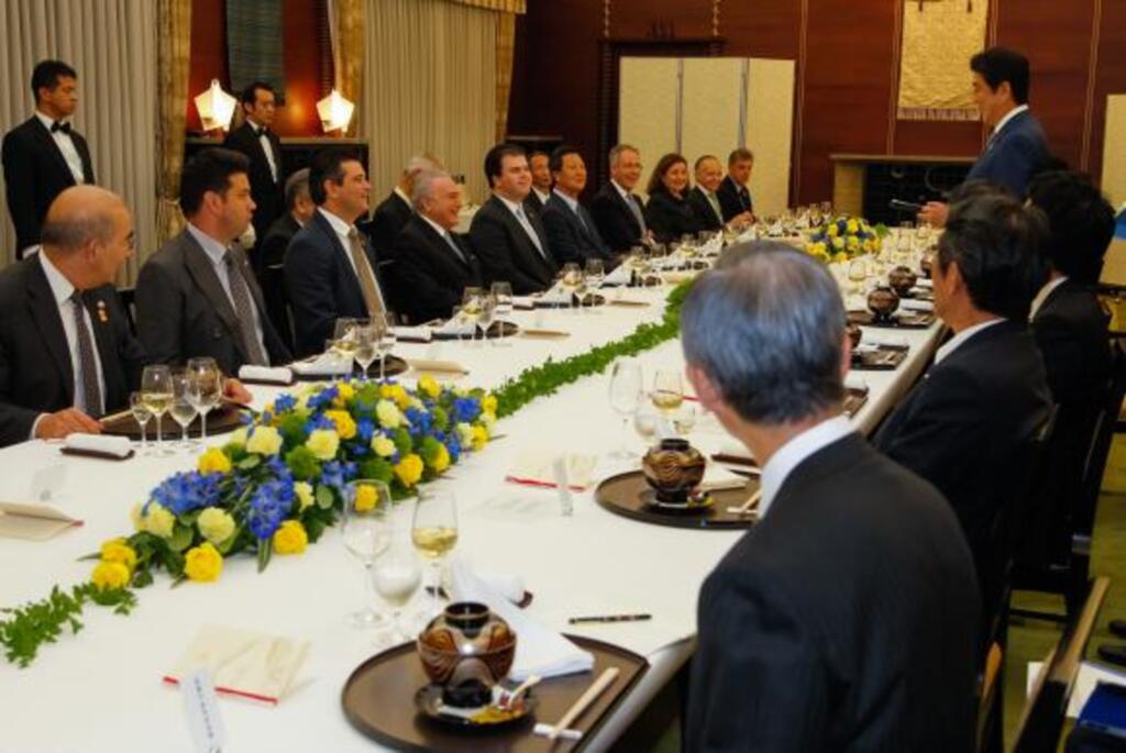 Brasil e Japão assinam acordo para investimentos em infraestrutura