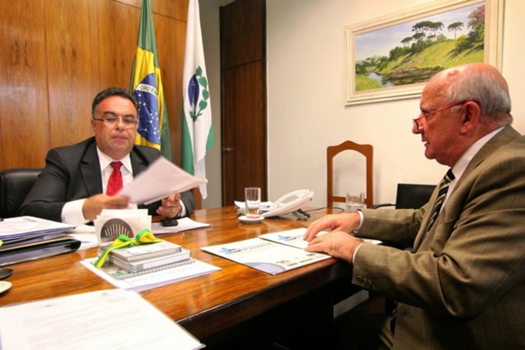 Presidente da Adjori Brasil reúne-se com o deputado federal André Vargas