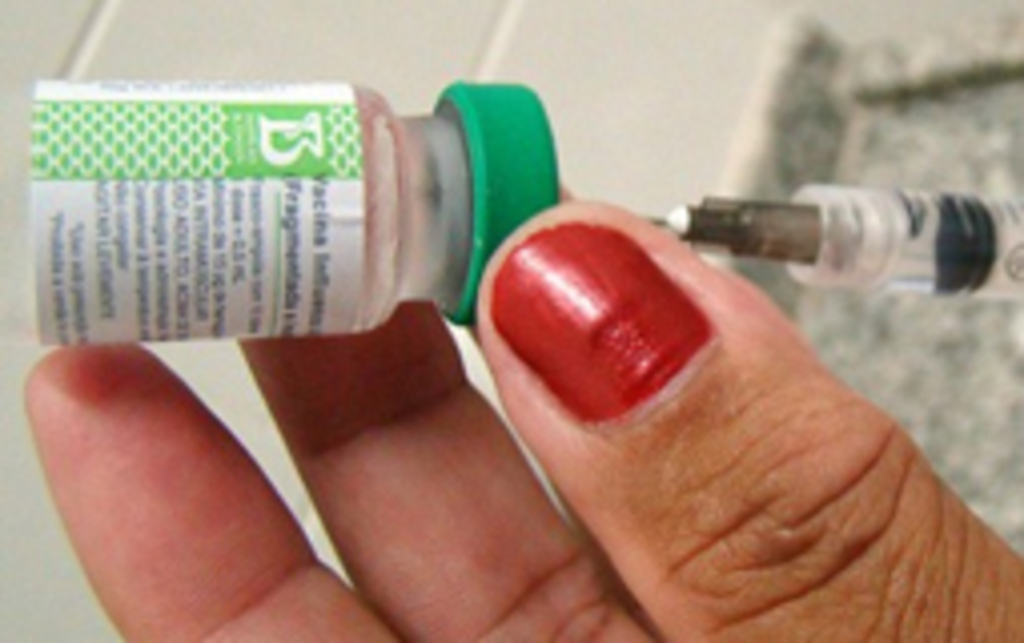 Oito Estados e o Distrito Federal estão com falta de vacinas. CNM apura motivos