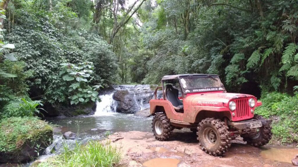 A diversão começa onde acaba a estrada