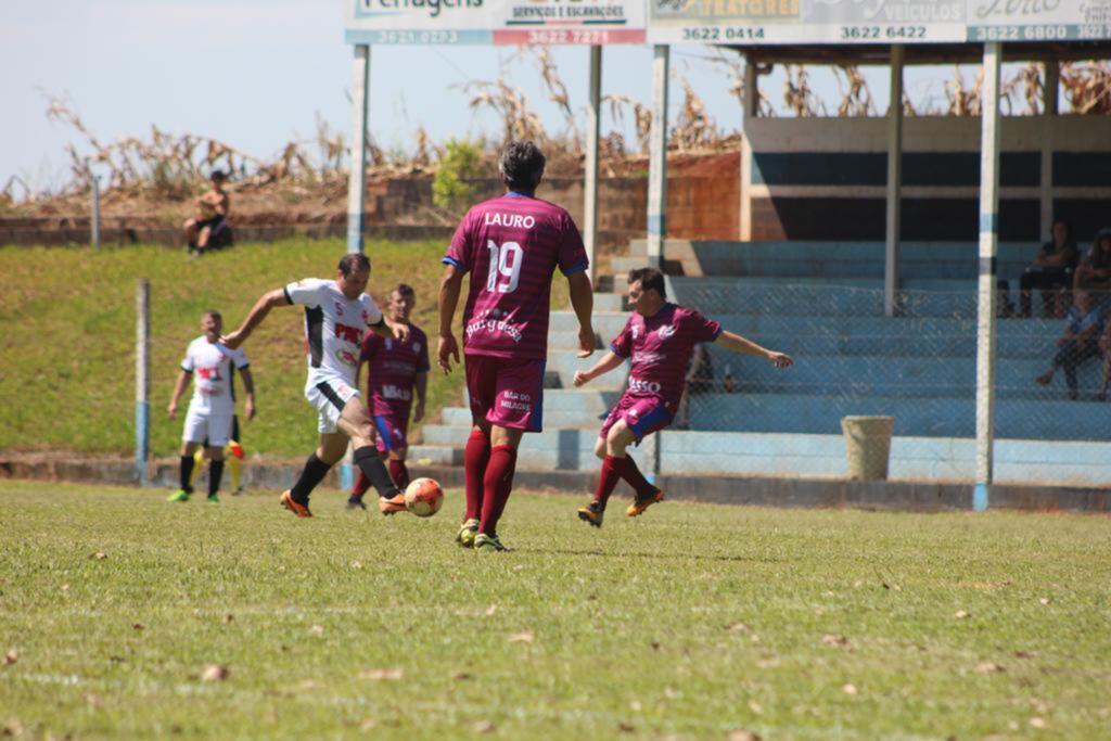 Sete jogos abrem torneio em São Miguel