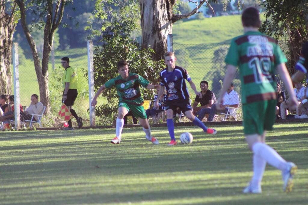 Jardim Peperi e Grêmio Guamerim classificados