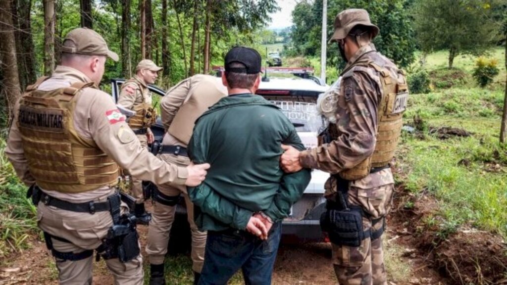 Homem que ateou fogo em residência no interior é preso pela Polícia Militar