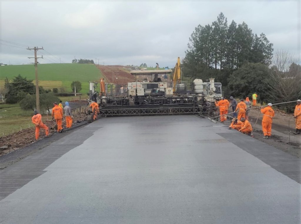 BR-163 tem restrição de tráfego devido à implantação de pavimento em concreto