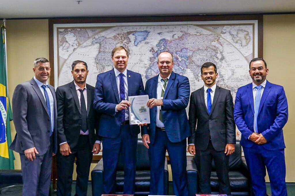 PREFEITO DE MAMPITUBA BETO ROLDÃO PARTICIPA DO ENCONTRO DOS PREFEITOS EM BRASÍLIA