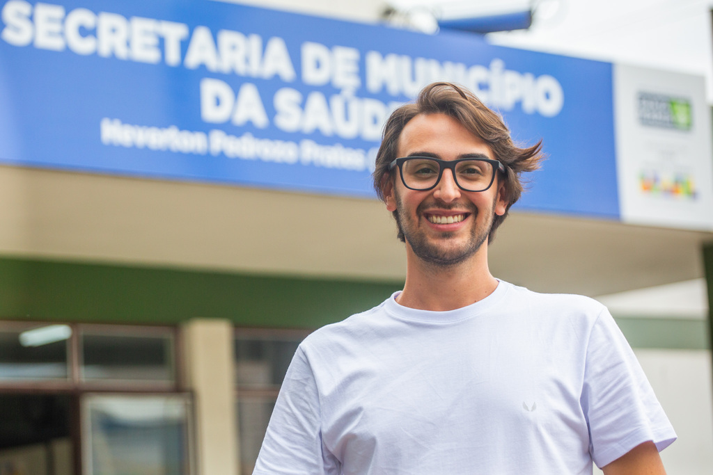 De menino apaixonado pela política a vereador mais jovem na Câmara: conheça a trajetória de Lorenzo Pichinin