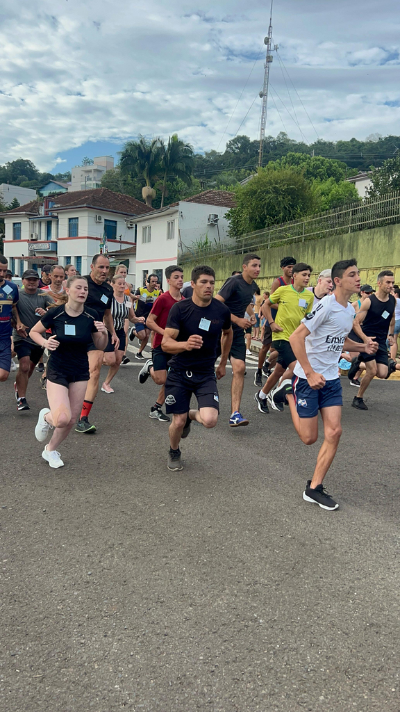 CORRIDA RÚSTICA REÚNE ATLETAS DE TODAS AS IDADES NA SEMANA DO MUNICÍPIO DE PIRATUBA