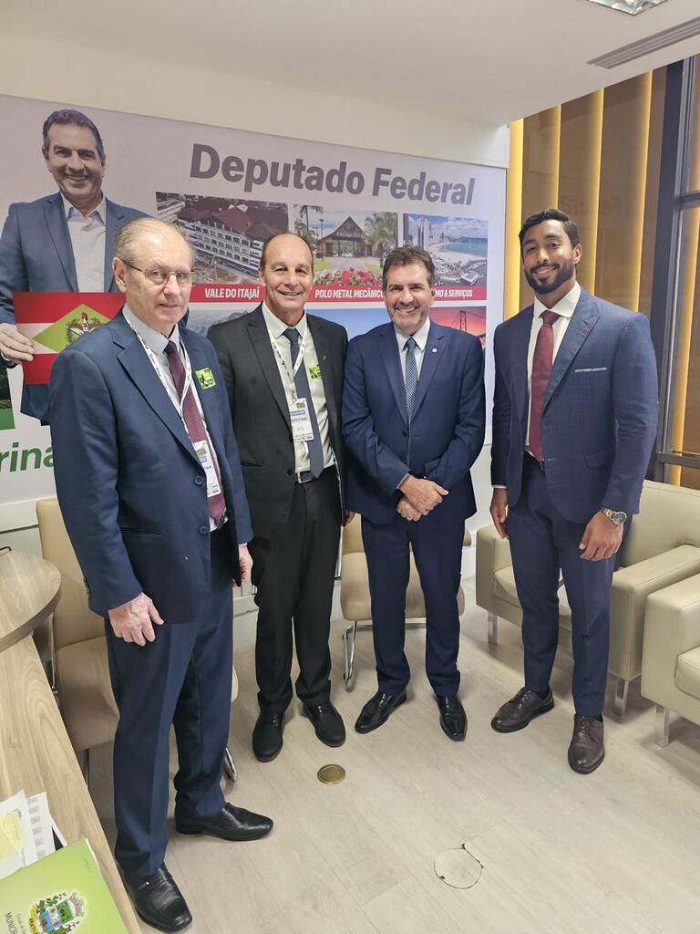 Prefeito Vilson Sartori e vice Jorge Dresch viajam para Brasília em busca de recursos para Joaçaba