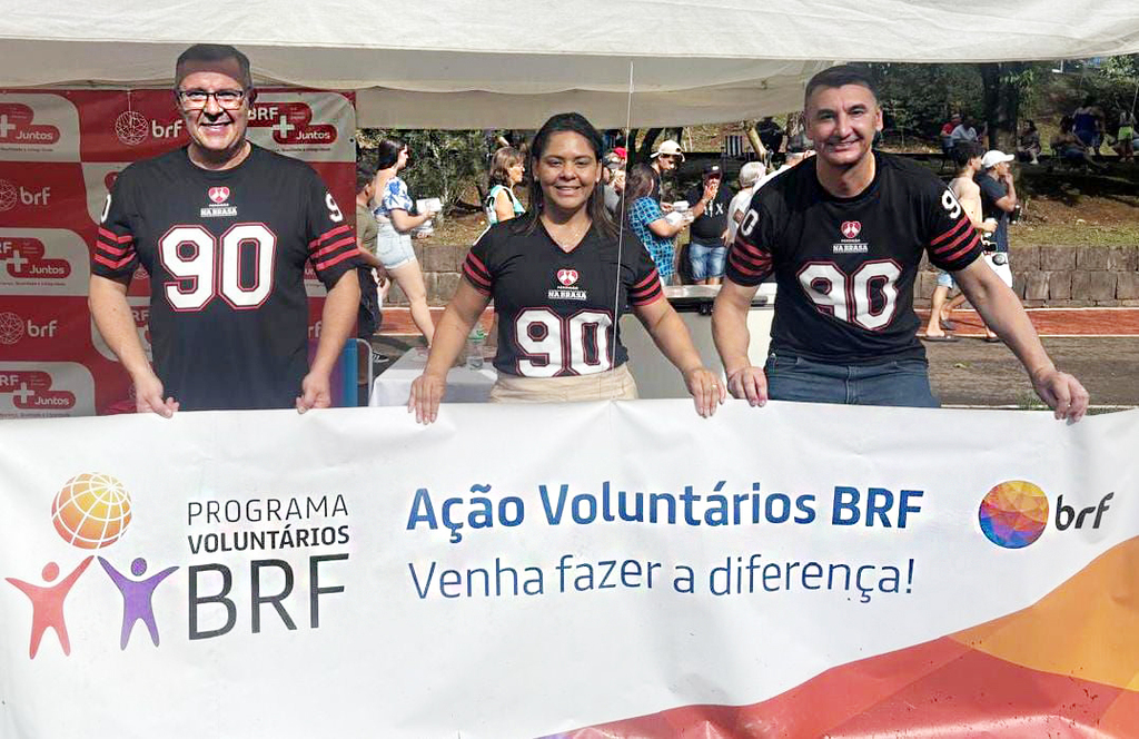 Nos 76 anos de Capinzal, destaque para a degustação do frango que é uma das contribuições da BRF no desenvolvimento do município