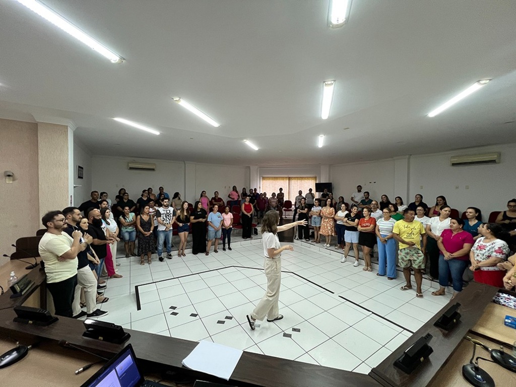 SERVIDORES DA SAÚDE PARTICIPAM DE CAPACITAÇÃO, EM SANTA ROSA DO SUL