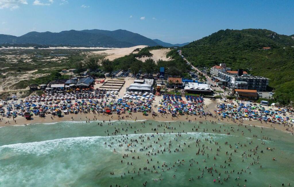 Bombeiros de SC lançam material em espanhol para orientar turistas no verão